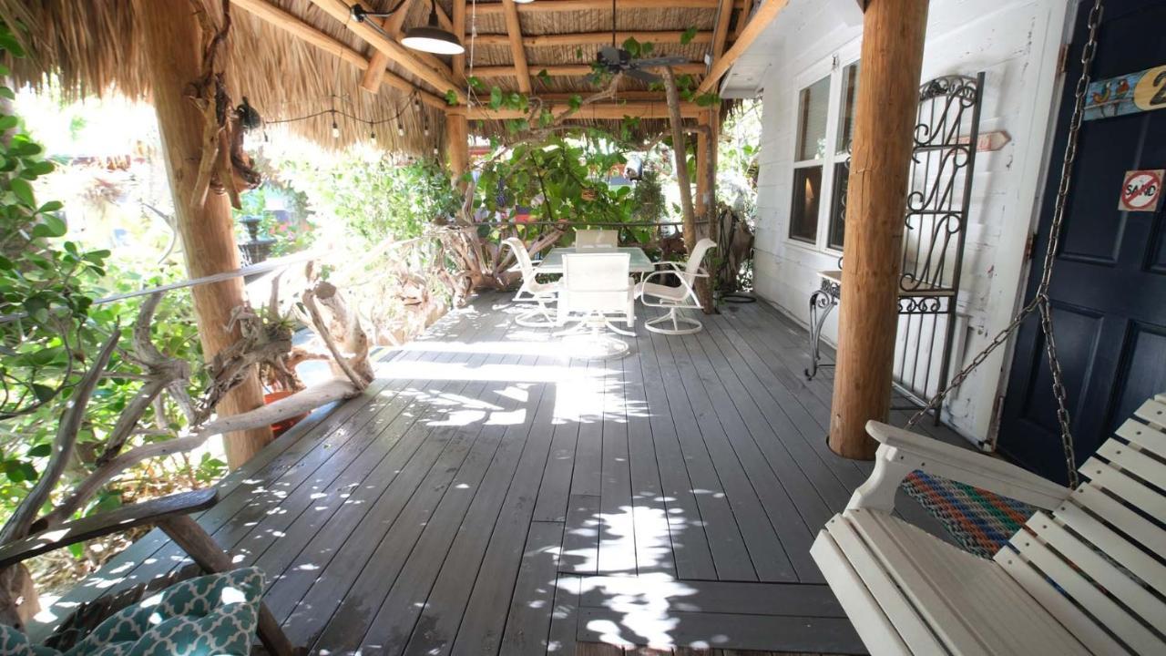 Beachpoint Cottages Siesta Key Exterior photo