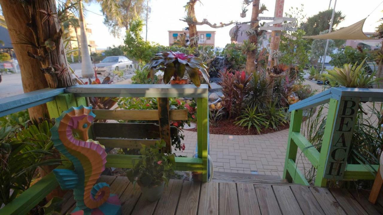Beachpoint Cottages Siesta Key Exterior photo